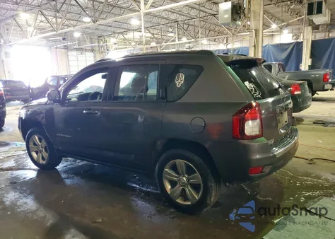 2015 Jeep Compass Latitude z USA, uszkodzony, nr VIN 1C4NJCEA2FD334747